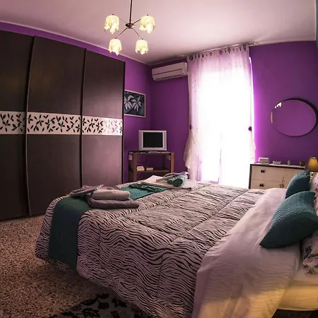 2 Bedrooms With Wifi At Appartamento Reggio Calabria